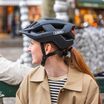 Cyklistická helma, M Abus Aduro 3.0