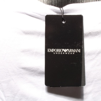 Balení pánských triček Emporio Armani 