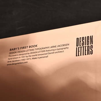Prvá kniha bábätka Design Letters nude