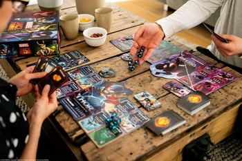 USAopoly The OP Marvel Dice Thron: 4-Hero Box (Spiderman vs. Scarlet Witch; Loki vs. Thor) -