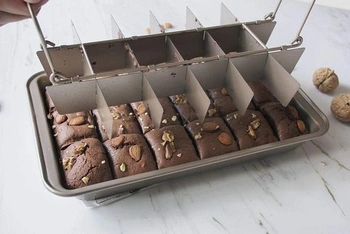 Ideální plech na pečení Swan Brownie Plech na pečení Plech na koláče s přepážkami Velikost: 31 * 20