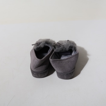 Dámské zimní pantofle Sisttke Closed House zahřejí pohodlnými pantoflemi