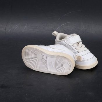 Sportovní obuv Nike bílá vel. 19,5