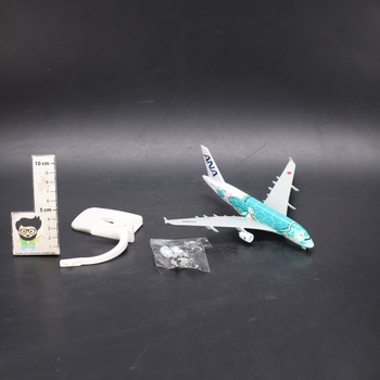 Kovový model lietadla QIYUMOKE v mierke 1/300 pre ANA Green Turtle Airlines JA382A Kai so stojanom,