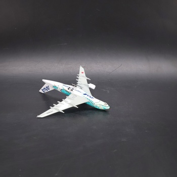 Kovový model lietadla QIYUMOKE v mierke 1/300 pre ANA Green Turtle Airlines JA382A Kai so stojanom,