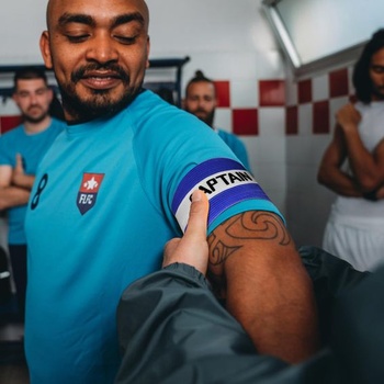 Klasický kapitánský náramek na fotbalový trénink, elastický sportovní náramek, modré juniorské