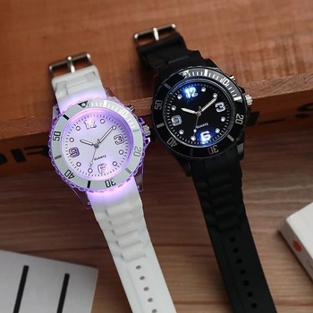 Detské analógové quartzové hodinky JewelryWe, vodotesné 30 metrov, klasický jednoduchý silikónový