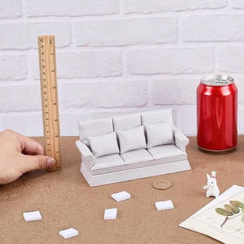 FINGERINSPIRE Pohovka do domčeka pre bábiky 161x75x80mm svetlo šedá prírodná breza miniatúrna