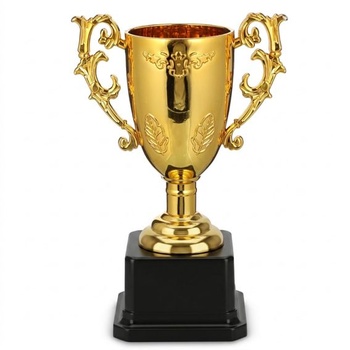 Pohár Xthrotsenk Golden Trophy, Zlatá trofej