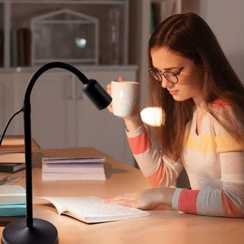 LED stolná lampa, stmievateľná USB – flexibilná čítacia lampa s 3 farebnými režimami a funkciou pamäte,