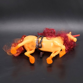 Unicorn Academy Cinder Unicorn - 28 cm vysoký, originálny jednorožec od Valentiny zo seriálu