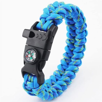 1,6 cm kompas, škrabka na kresadlo, zapaľovač ohňa, píšťalka, pracka, plastový paracord náramok,