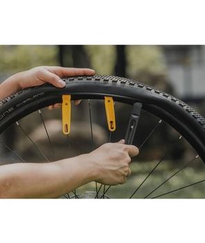 Nářadí Topeak Shuttle Lever Pro z plastu v černé barvě. Nářadí: 3 kusy. Rozměr: 14x2 cm, 15410047