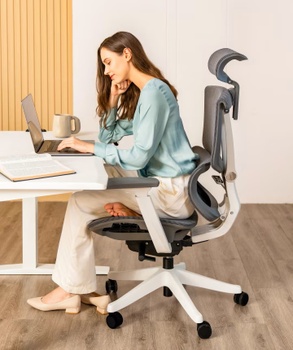 Ergonomická kancelárska stolička s delenou bedrovou opierkou C7G-Air-EU, čierna - B