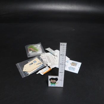 Mini LED drevený domček pre bábiky