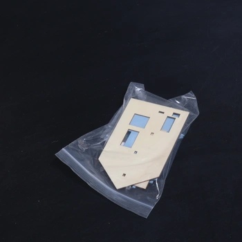 Mini LED drevený domček pre bábiky