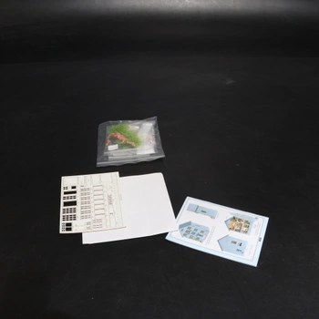 Mini LED drevený domček pre bábiky