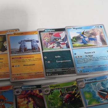 Pokémon: Vylepšený blister s 2 booster balíčkami (2 booster balíčky a 3 lesklé promo karty) z TCG