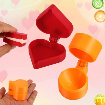 Sada dvou kusů Penitue: kulaté a srdcové formy na cake pops, vykrajovátka a tloučky na cake pops z