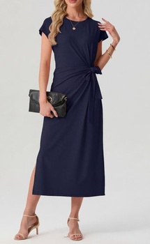 Dámske midi šaty GRECERELLE s uzlovým detailom, bočným rázporkom a kapucňou na rukávoch. Elegantný