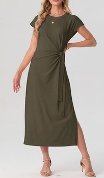 Dámske midi šaty GRECERELLE s uzlovým detailom, bočným rázporkom a kapucňou na rukávoch. Elegantný