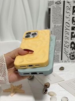 Puzdro kompatibilné s iPhone 16 Pro, moderný kryt na telefón so zvrásnenou textúrou, mäkké
