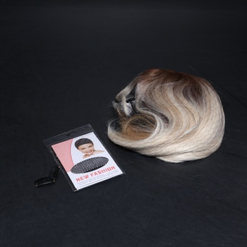 Krátka parochňa OUFEI platinová blond