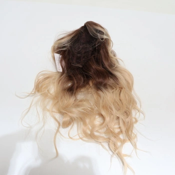 Esmee Lange vlnité blond parochne pre ženy, prírodné syntetické vlasy, tepelne odolná ombré parochňa