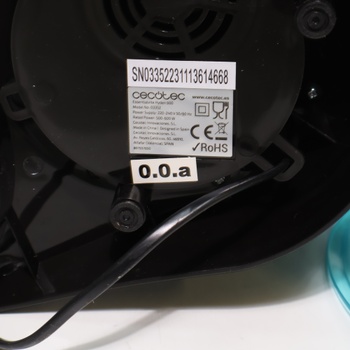 Odšťavňovač Cecotec 03352 černý 600W