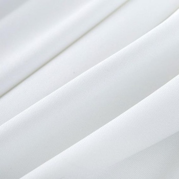 Okrúhly obrus z bavlneného ľanu, prateľný v práčke, biely, priemer 90 cm. Vhodný pre okrúhle stoly o