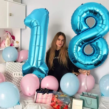 Dekorácia na 18. narodeniny s číslom | Modrý fóliový balónik - pre 18. narodeninové dekorácie pre