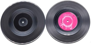 6 retro vinylových tácok v štýle LP dosiek, podložky pod tégliky, protišmykové izolačné podložky