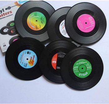 6 retro vinylových tácok v štýle LP dosiek, podložky pod tégliky, protišmykové izolačné podložky