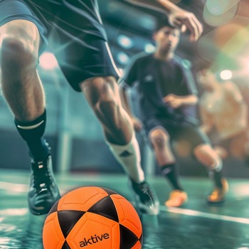 AKTÍVNA PVC halová futbalová lopta, 230–250 gramov, D18 cm, veľkosť 3, oranžovo-čierna, robustná a