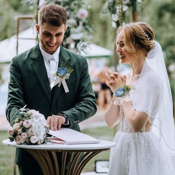 Sada M METERXITY 1 korzet na zápěstí a boutonniéra, náramek z umělé růže a pánský korzet na