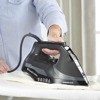 Naparovacia žehlička Russel hobbs 27000 čierna