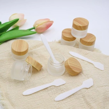 12 skleněných dóz o objemu 10 ml, kelímky na krém, malé průhledné dózy na mast, dózy na krém