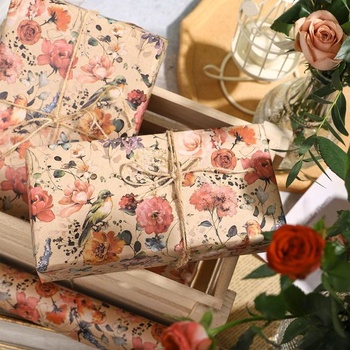 Darčekový baliaci papier RUSPEPA Kraft - Mini role - Design kvitnúce kvety a vtáka, ideálny na