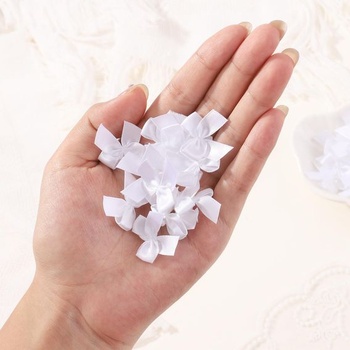 Jollybows 100 kusov mini mašličiek zo saténových stuh, 2,5 cm biele mašle zo saténových stuh, mini