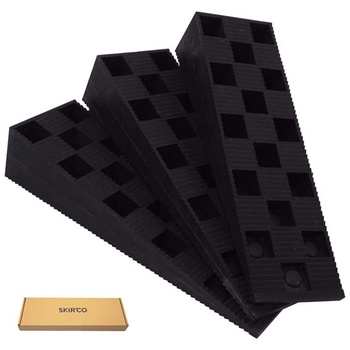 SKIR'CO (4 kusy) čierne plastové rebrované kliny 149 x 45 x 30 mm na vyrovnanie, dištančné podložky,