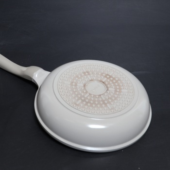 Panvica Redchef s nepriľnavým povrchom 24 cm