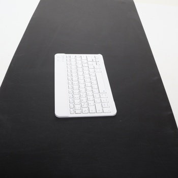 Puzdro s klávesnicou pre iPad 9/8/7 generácie (2021/2020/2019) 10,2 palca, mäkká TPU zadná strana s