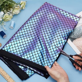 FINGERINSPIRE Látka s motívom morskej panny 100x150cm svetlo morská zelená holografická obojsmerne