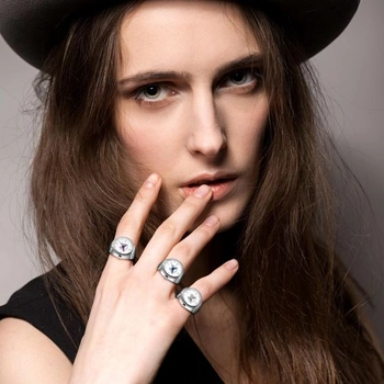 Hodinky JewelryWe Ring, elastický dizajn s motýľom - Dámske analógové quartzové hodinky na prst s