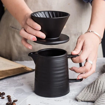 Porcelánový filter na kávu s kanvicou s objemom 500 ml, vhodný pre čierny filtračný papier veľkosti 1