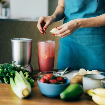 Balenie 2 kusov miešacích kelímkov s objemom 946 ml (32 oz) pre NutriBullet rady 600W a 900W