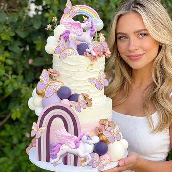 Jednorožčia torta, dekorácia s jednorožcom, torta, dúhová dekorácia