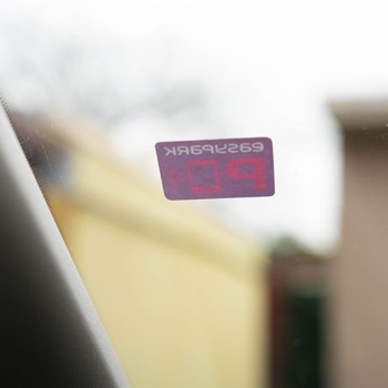 Samolepka na okno EASYPARK Easy Park – Malá samolepka na parkovaciu vinete (5 x 4 cm) na čelné sklo