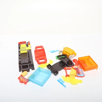 Mattel Disney Pixar Cars Umývacia sada pre závodné autá s autíčkom Bleskom McQueenom s efektom zmeny