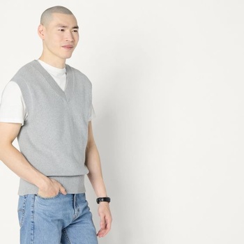 Pánsky top bez rukávov s výstrihom do V Amazon Essentials, voľný strih, veľkosť S, stredne šedý